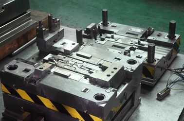 2 Cavity Custom Plastic Hot Runner Injection Molding Hot